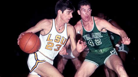 how many seasons did pete maravich play in college|pete maravich assists in college.